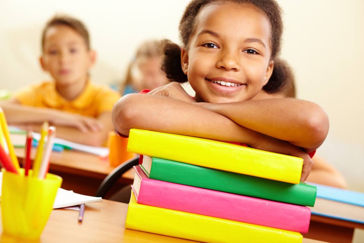 Promovendo a implementação eficaz das diretrizes educacionais nas escolas